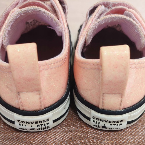 Converse kids sneakers size 21 like new