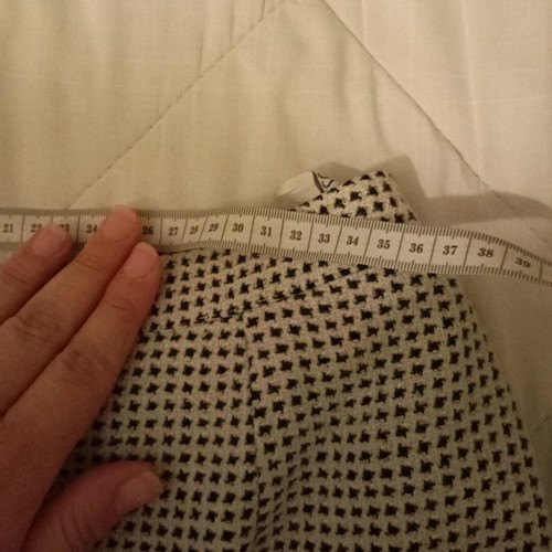 Lussile wool skirt knee-length like new, s/m, black and white