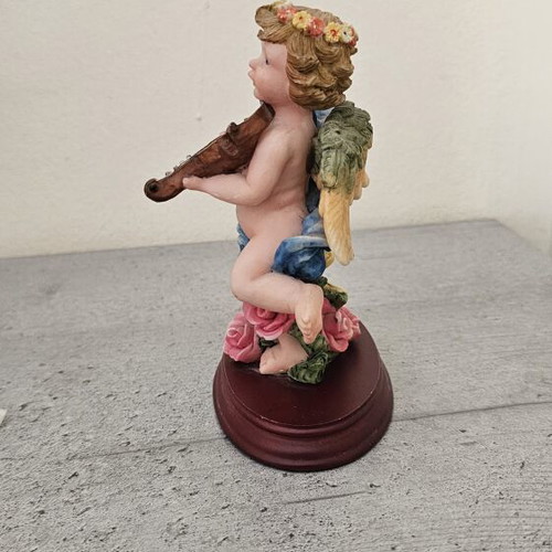 Decorative angel figurine with violin like new