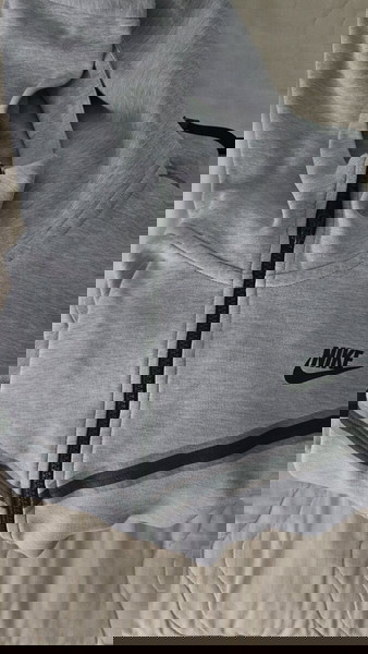 Nike tech fleece grey