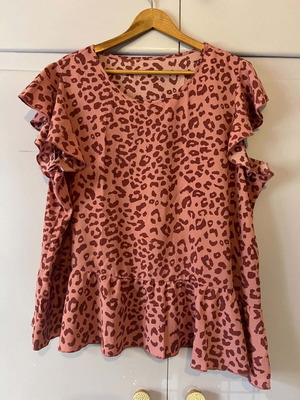 Shein Curve pink leopard print blouse size 2XL new