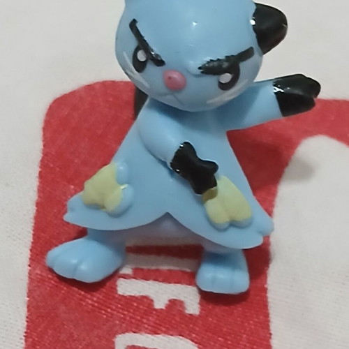 Pokemon Dewott mini figure, Gen 5 Black and White