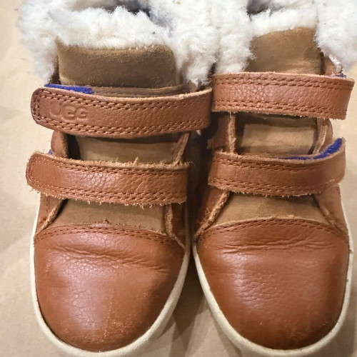 Ugg kids shoes used, size 26, beige