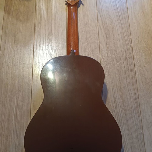 Almansa classical guitar like new with case
