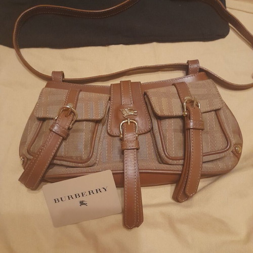Burberry shoulder bag like new