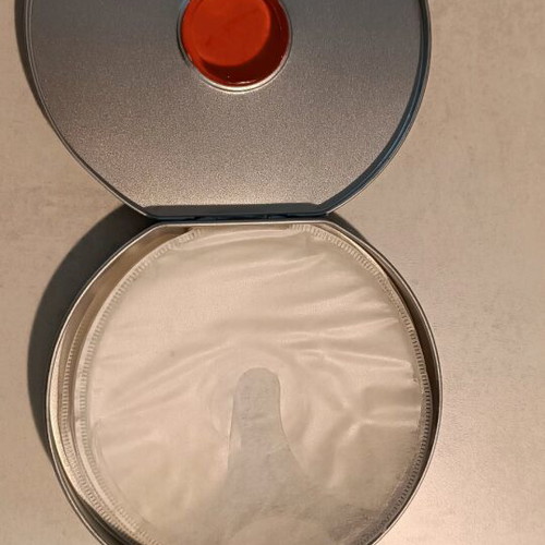 Metal CD case like new