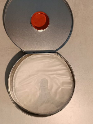 Metal CD case like new
