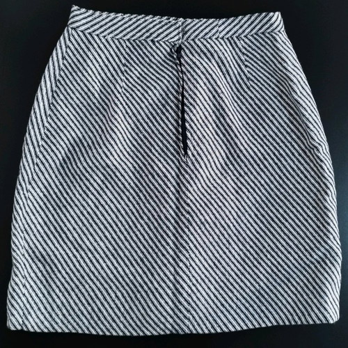 Mini skirt striped black and white like new, size XXS