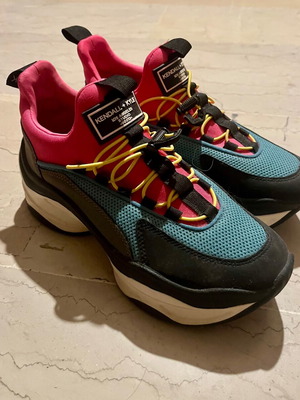 Kendall + Kylie sneakers like new, size 38