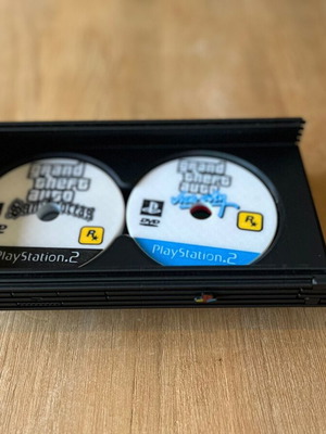 PlayStation 2 κονσόλα καινούργια με cd για σουβέρ