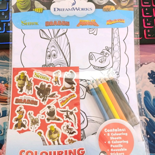 Dreamworks colouring set new with 6 pencils, 8 sheets and stickers