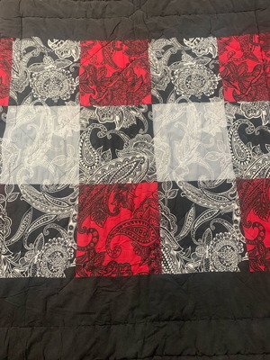 Double quilt like new with 2 pillowcases