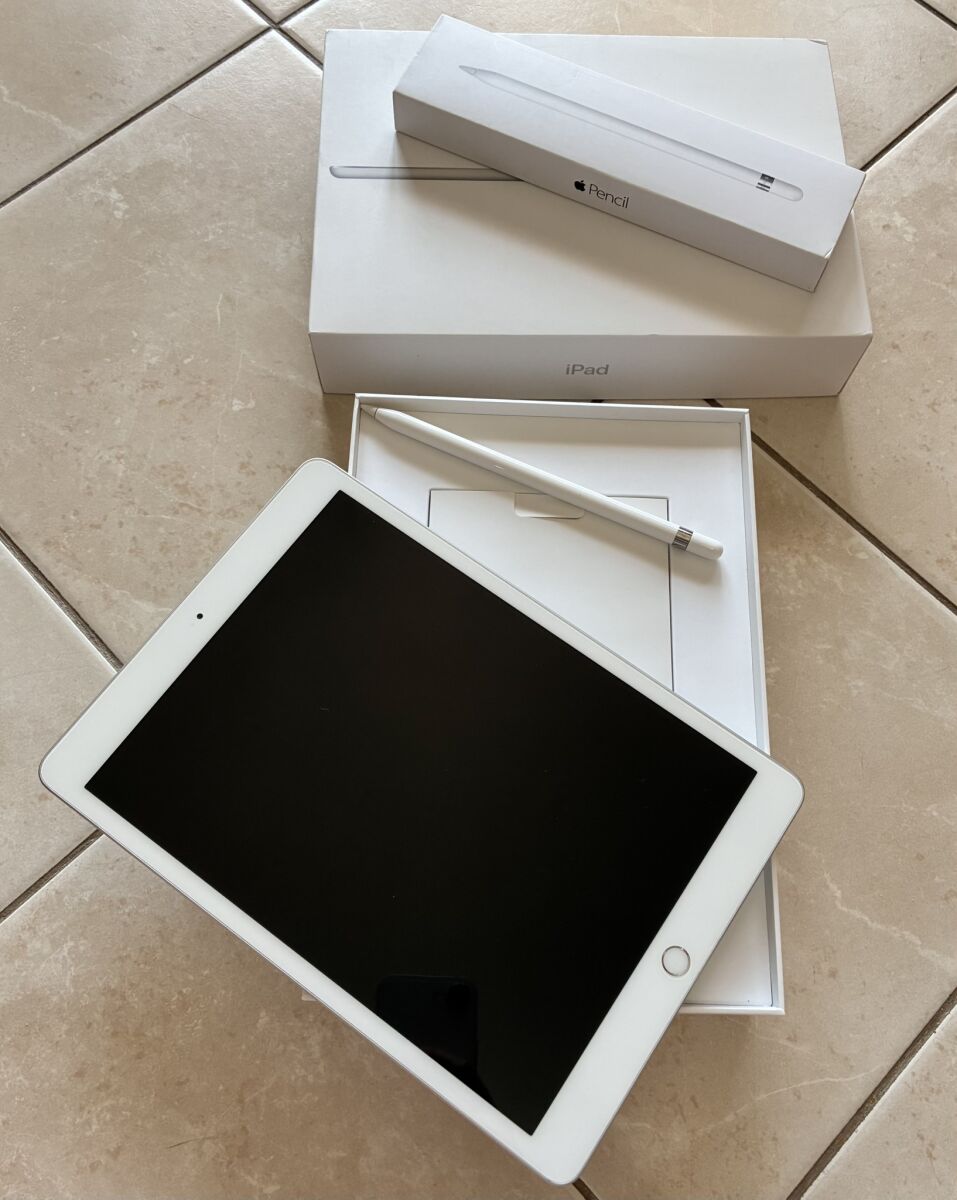 Apple iPad 8th Generation with Apple… - € 200,00 - Vendora.cy