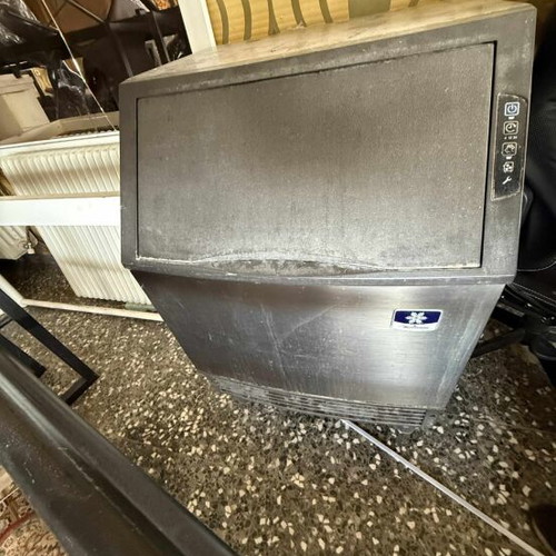 Ice machine used, excellent condition, barely used