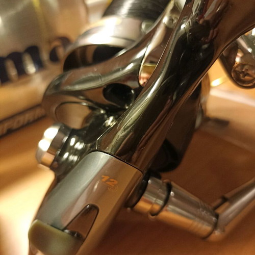 Okuma Axeon AXS 65 fishing reel like new with extra spool