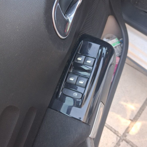 Citroen C3 2018 like new, 59,000 km, manual, petrol, red