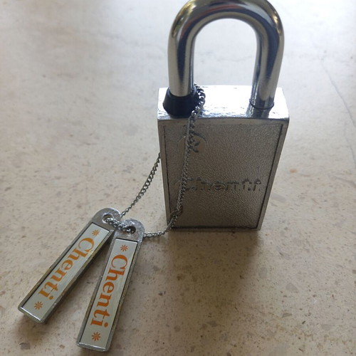 Magnetic hasp lock