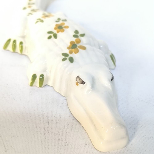 Ceramic crocodile new 20×8