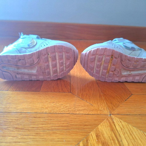 Nike baby sports shoes for girl size 21 like new