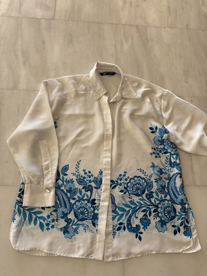 Zara πουκαμίσα με μπλε σχέδιο μέγεθος medium που κάνει για large σαν καινούργια