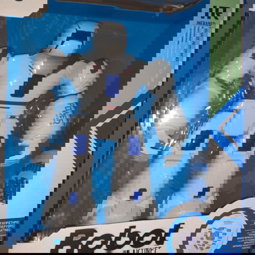 Ρομπότ με υπέρυθρες ακτίνες καινούργιο, με χειριστήριο