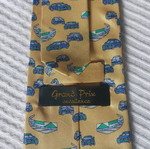 Tie yellow with pattern like new