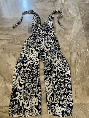 Jumpsuit like new with open back, blue and white