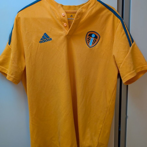 Leeds 2022-23 Polo Adidas used, size medium, orange
