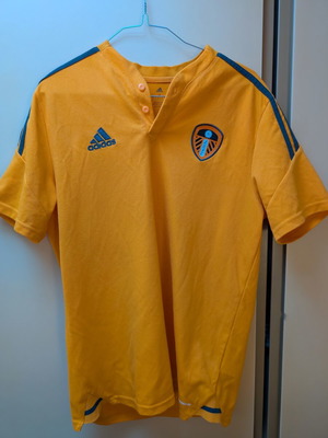Leeds 2022-23 Polo Adidas used, size medium, orange