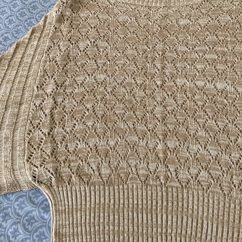 Knitted blouse like new, size M, beige with brown shades