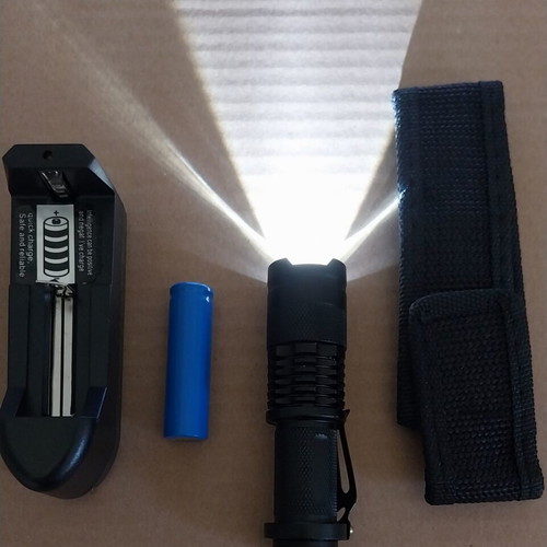 Aluminum LED flashlight set with lithium battery 1200mA charger and belt case