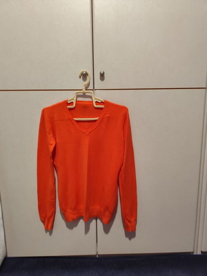Celestino orange pullover new, size small