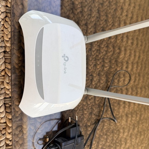 TP-Link TL-WR840N v6.20 Wireless Wi-Fi Router 300Mbps used