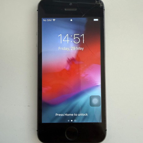 Apple iPhone 5s 16GB Space Gray used, broken screen