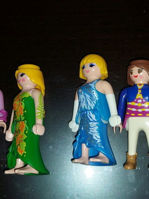 Playmobil figures used, pack of 8 pieces