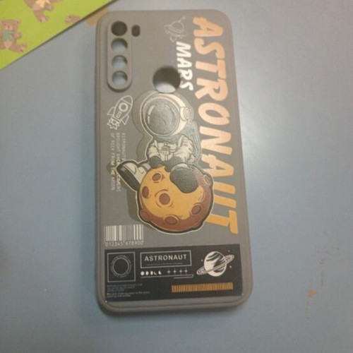 Phone case with astronaut print for Redmi Note 8T like new, blue