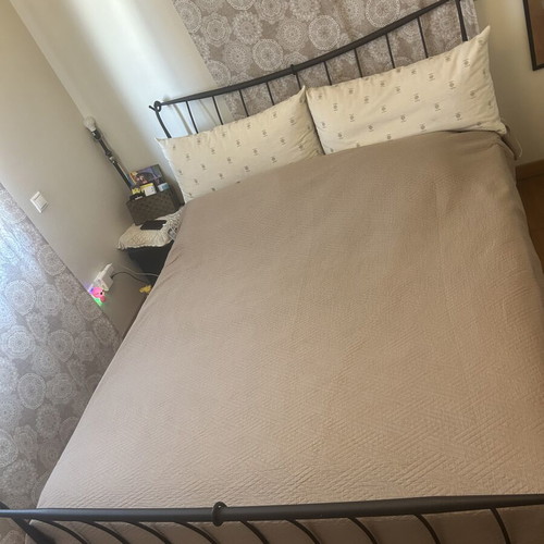 Double iron bedroom set like new, dark matte brown