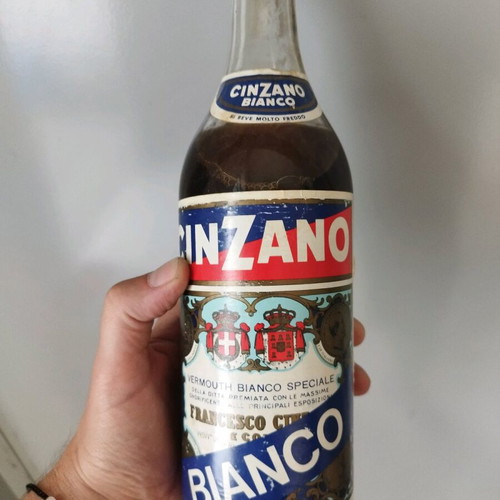 Cinzano collectible drink bottle from the 60s like new, opened