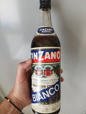 Cinzano collectible drink bottle from the 60s like new, opened