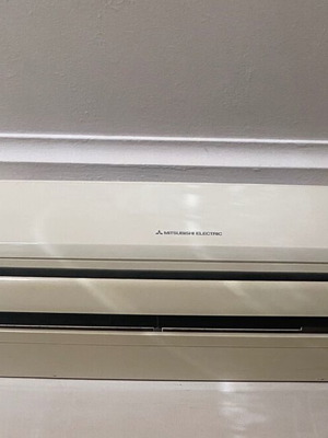 Mitsubishi Air Condition 9000 BTU inverter, like new