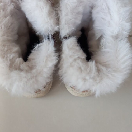 Geox boots like new with synthetic fur lining size 32 white beige