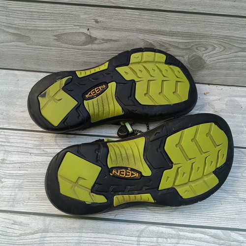 Keen N 35 Unisex sandals like new, multicolor