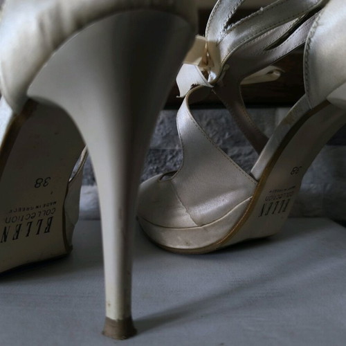 Ellen bridal sandals used, pearl satin, size 38