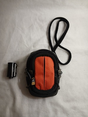 Case Logic camera case for compact camera used in good condition