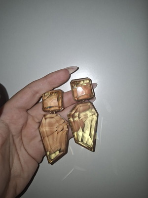 Earrings like new, gold color