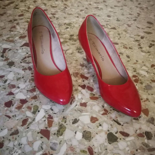 Tamaris pumps used, red patent leather, size 38, 6 cm heel