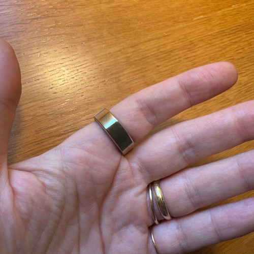 Oura Ring 4 Gold size 10 like new with charger