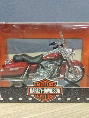 Maisto Harley-Davidson FLHR Road King scale model 1/18