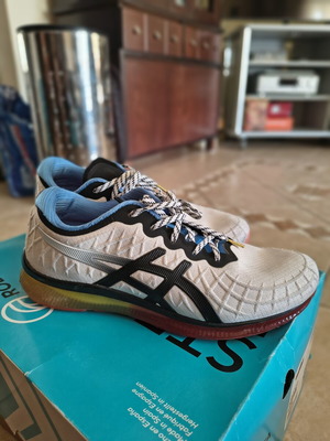 Asics Gel-Quantum Infinity αθλητικά παπούτσια μεταχειρισμένα, νούμερο 40.5, άσπρο και μπλε