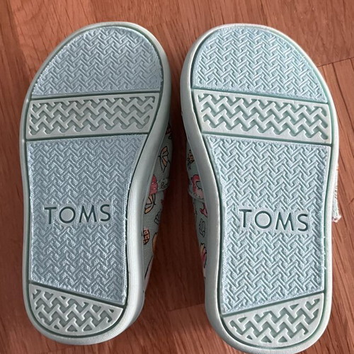 TOMS Kids Shoes Size 21 Like New with Flamingo Summer Design